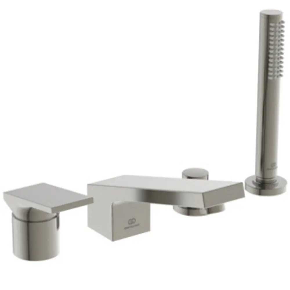 4-Loch-Badearmatur von Ideal Standard mit separatem Wanneneinlauf und zusätzlichem Handbrause-Set in silberner Ausführung.